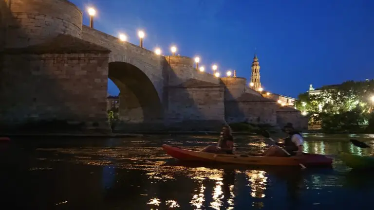 Puente de piedra vespertino