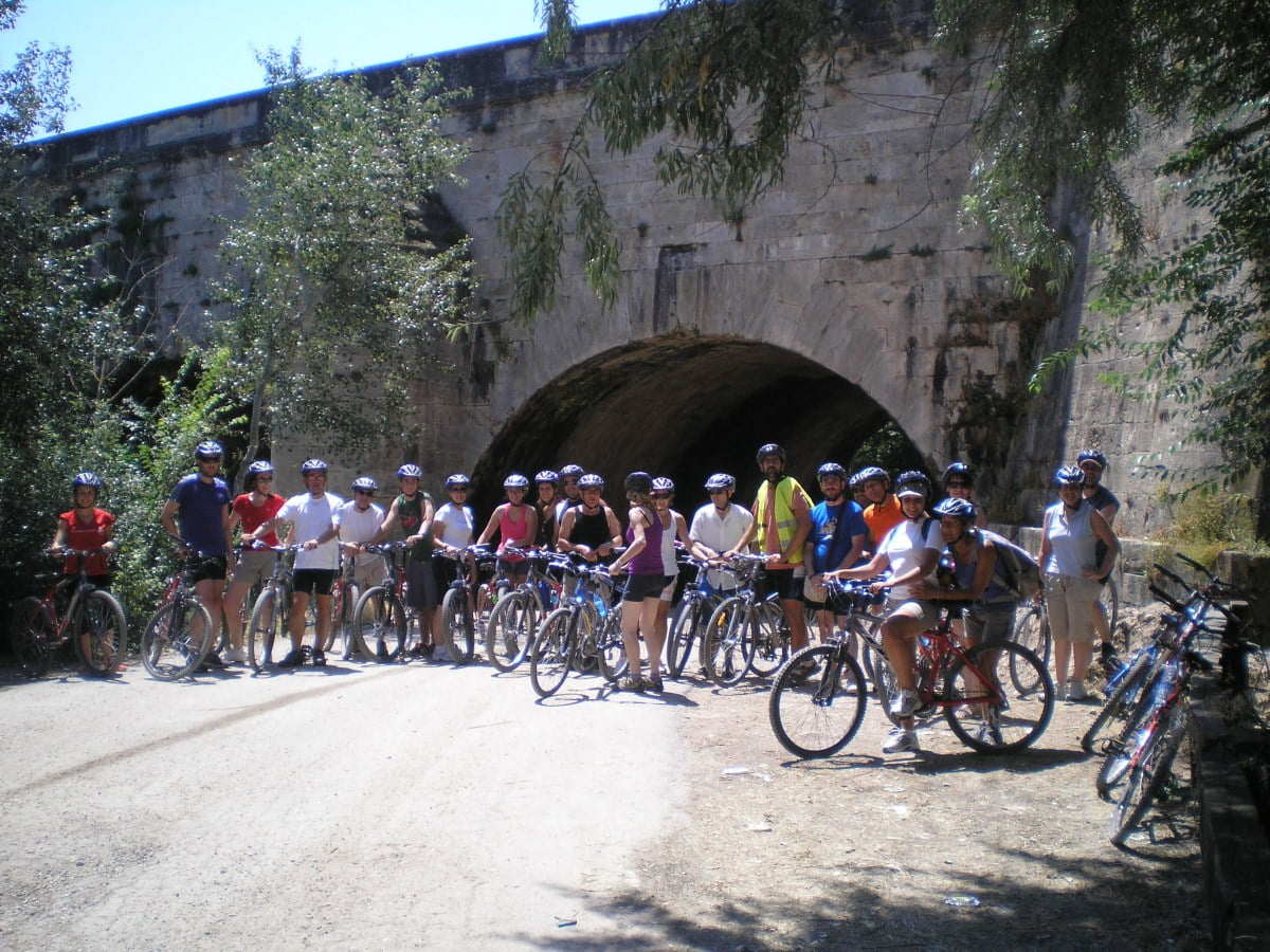 La actividad cicloturista recorre algunos de los puntos de interés turístico más representativos de la comarca